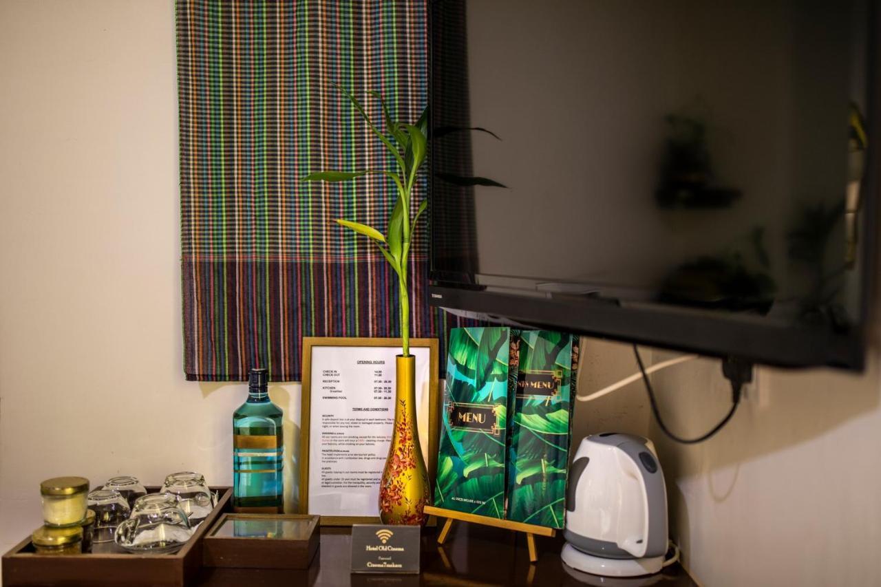 Hotel Old Cinema Kampot Ngoại thất bức ảnh