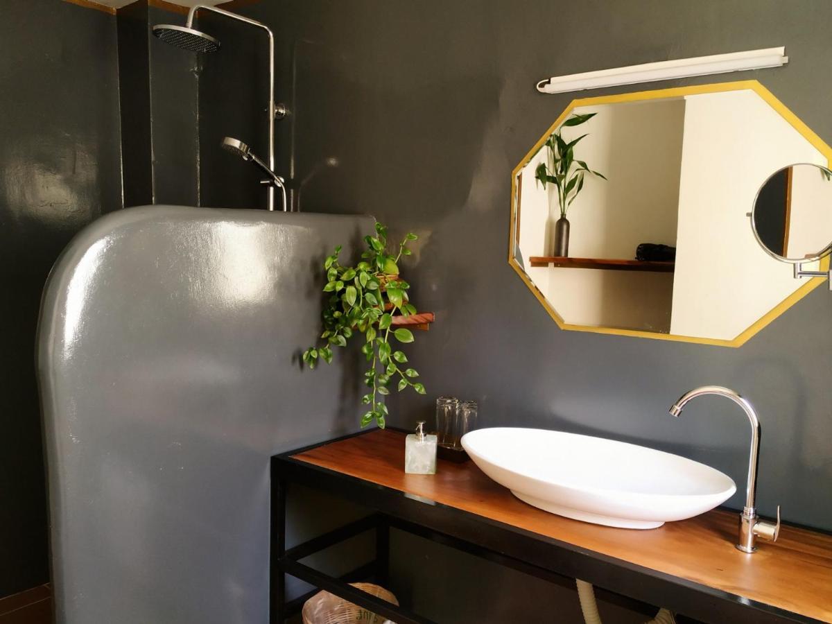 Hotel Old Cinema Kampot Ngoại thất bức ảnh